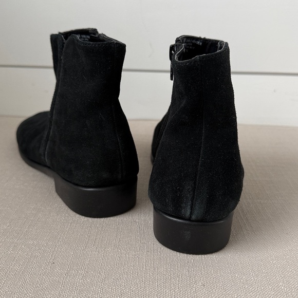 Women’s AEROSOLES Black Suede Booties - Picture 3 of 5